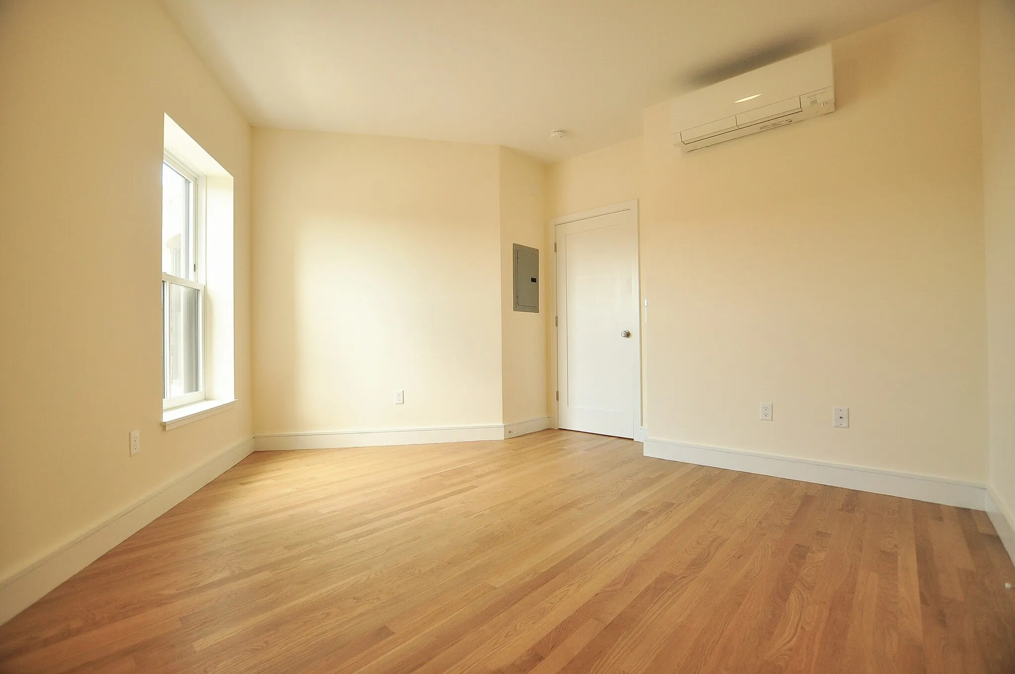 1 bed, 1 bath apartment for rent at 877 Beacon St Unit 5, Fenway — photo 6 of 8