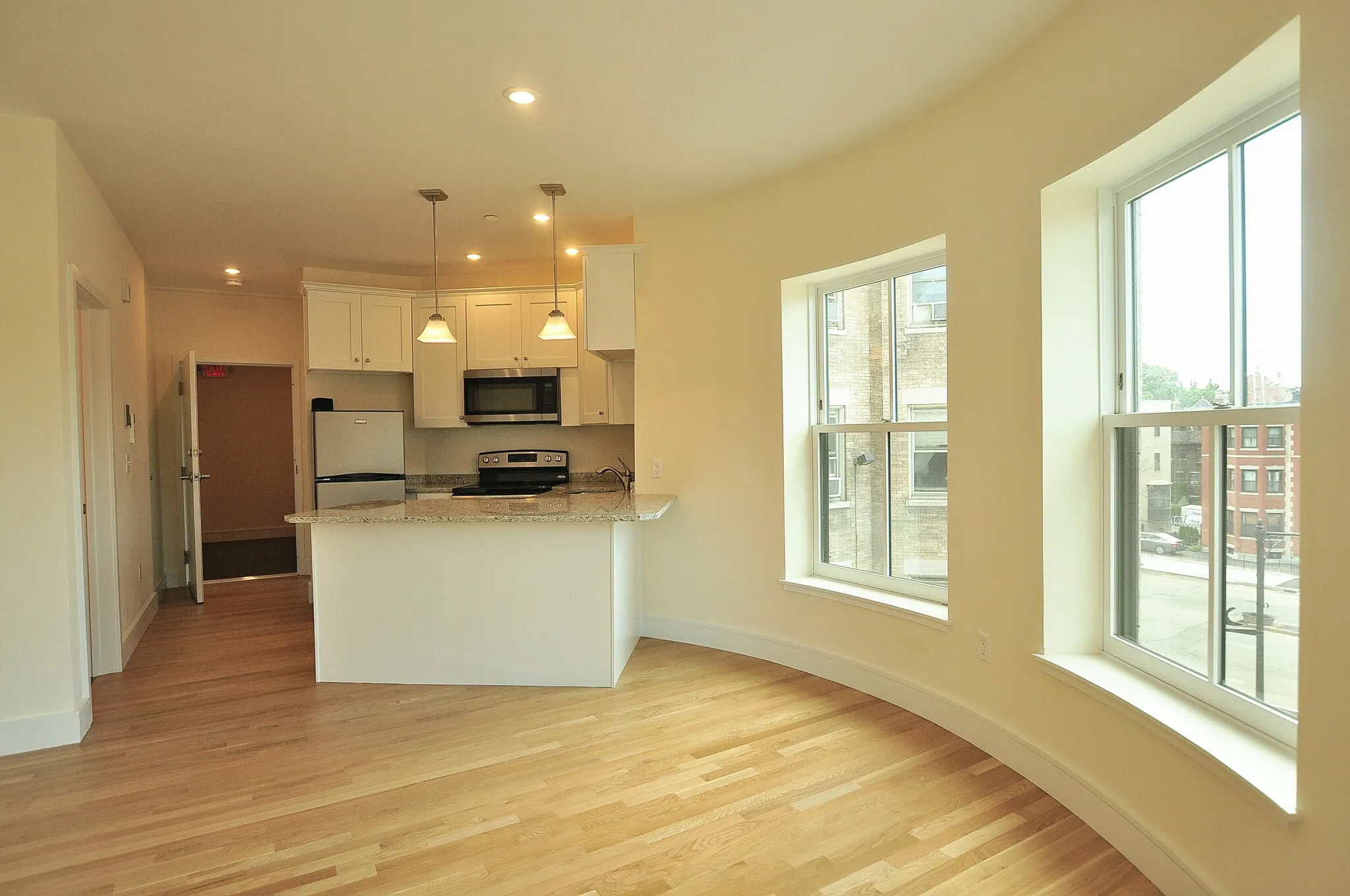 1 bed, 1 bath apartment for rent at 877 Beacon St Unit 5, Fenway — photo 2 of 8