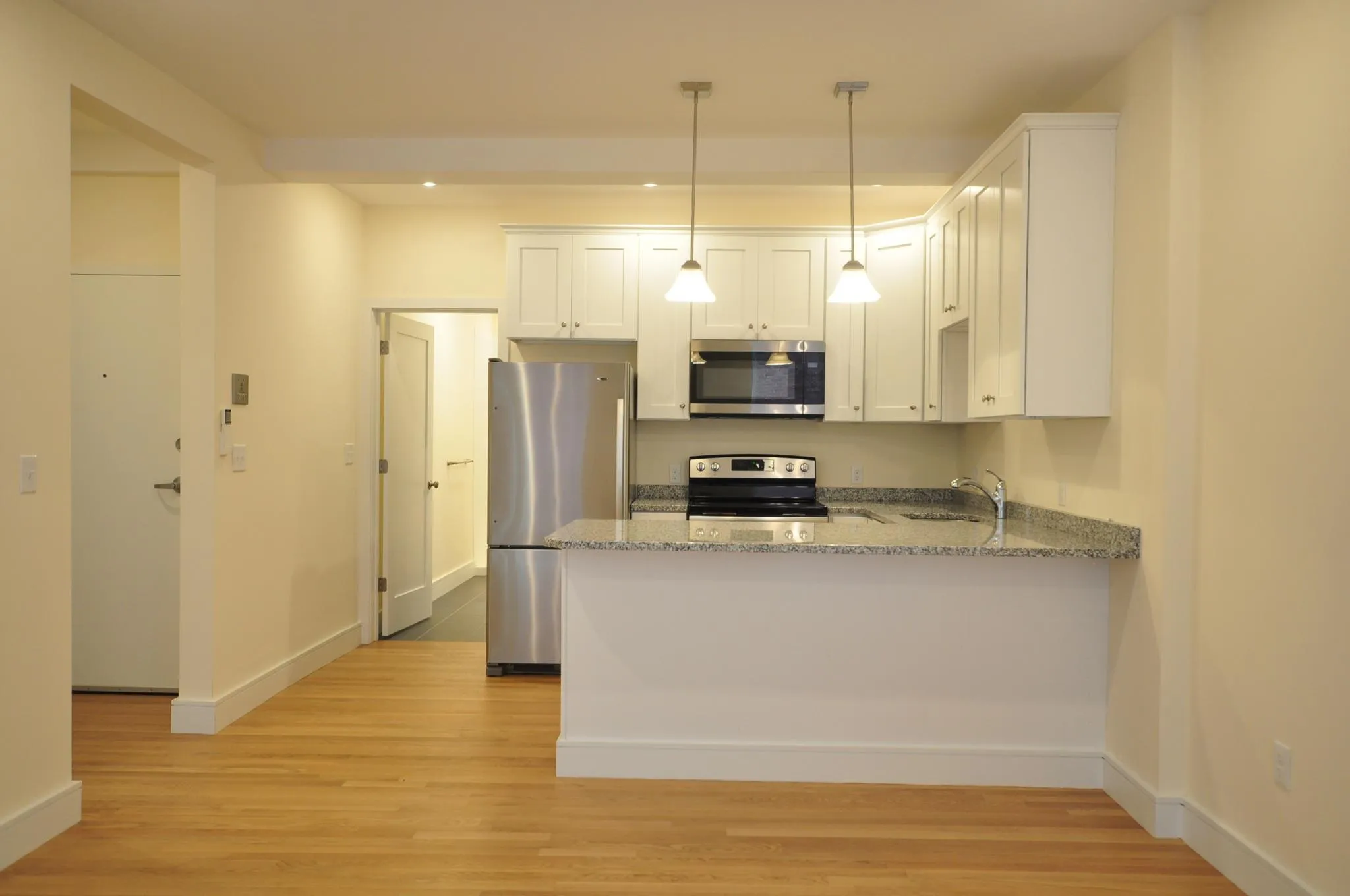 1 bed, 1 bath apartment for rent at 877 Beacon St Unit 6, Fenway — photo 2 of 10