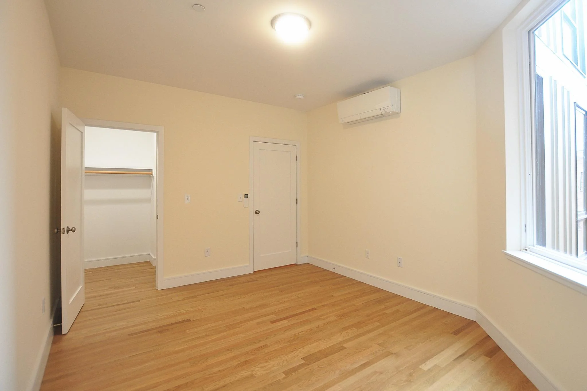 1 bed, 1 bath apartment for rent at 877 Beacon St Unit 6, Fenway — photo 7 of 10