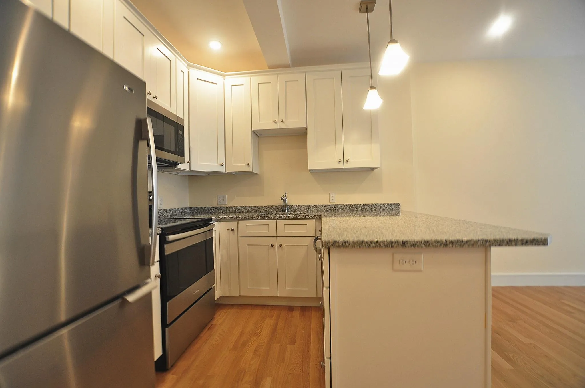 1 bed, 1 bath apartment for rent at 877 Beacon St Unit 6, Fenway — photo 1 of 10
