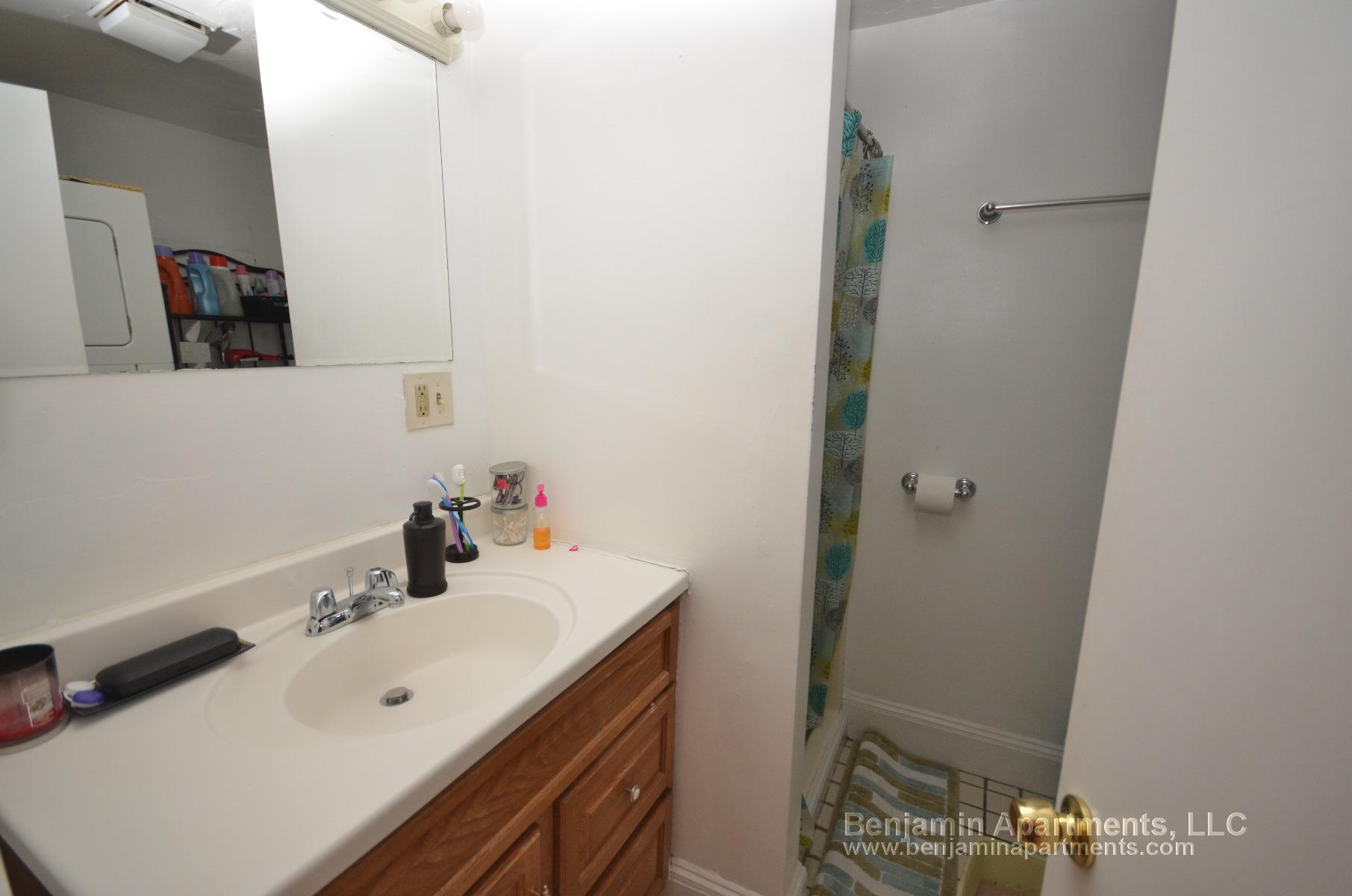 4 bed, 2 bath apartment for rent at 878 Huntington Ave Unit 2R, Mission Hill — photo 8 of 10