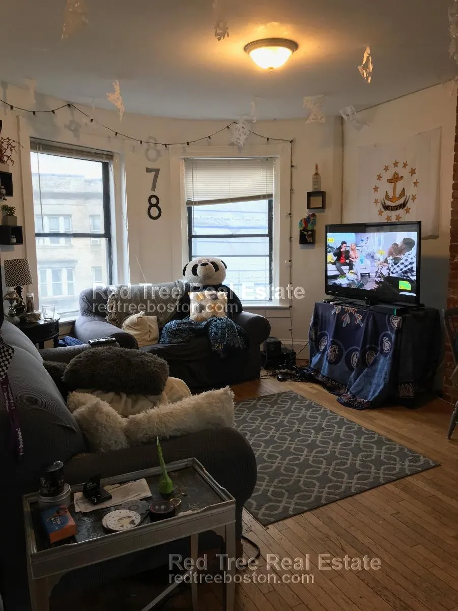 4 bed, 2 bath apartment for rent at 878 Huntington Ave Unit 3, Mission Hill — photo 7 of 10