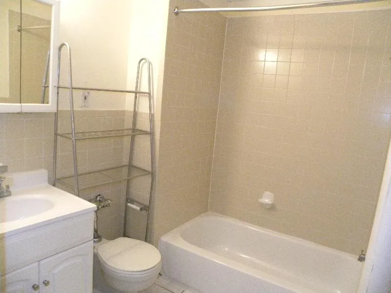Studio bed, 1 bath apartment for rent at 879 Beacon St Unit 11, Fenway — photo 9 of 12