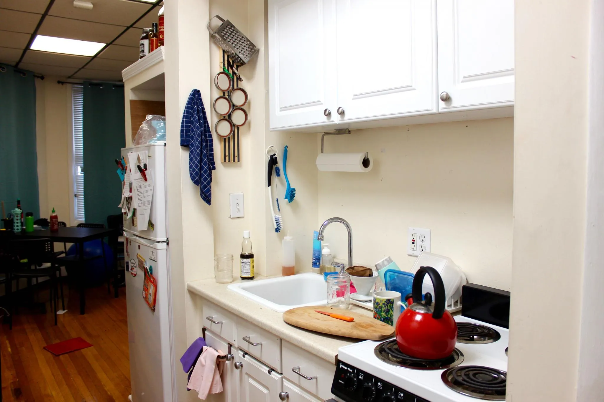 Studio bed, 1 bath apartment for rent at 879 Beacon St Unit 11, Fenway — photo 2 of 12