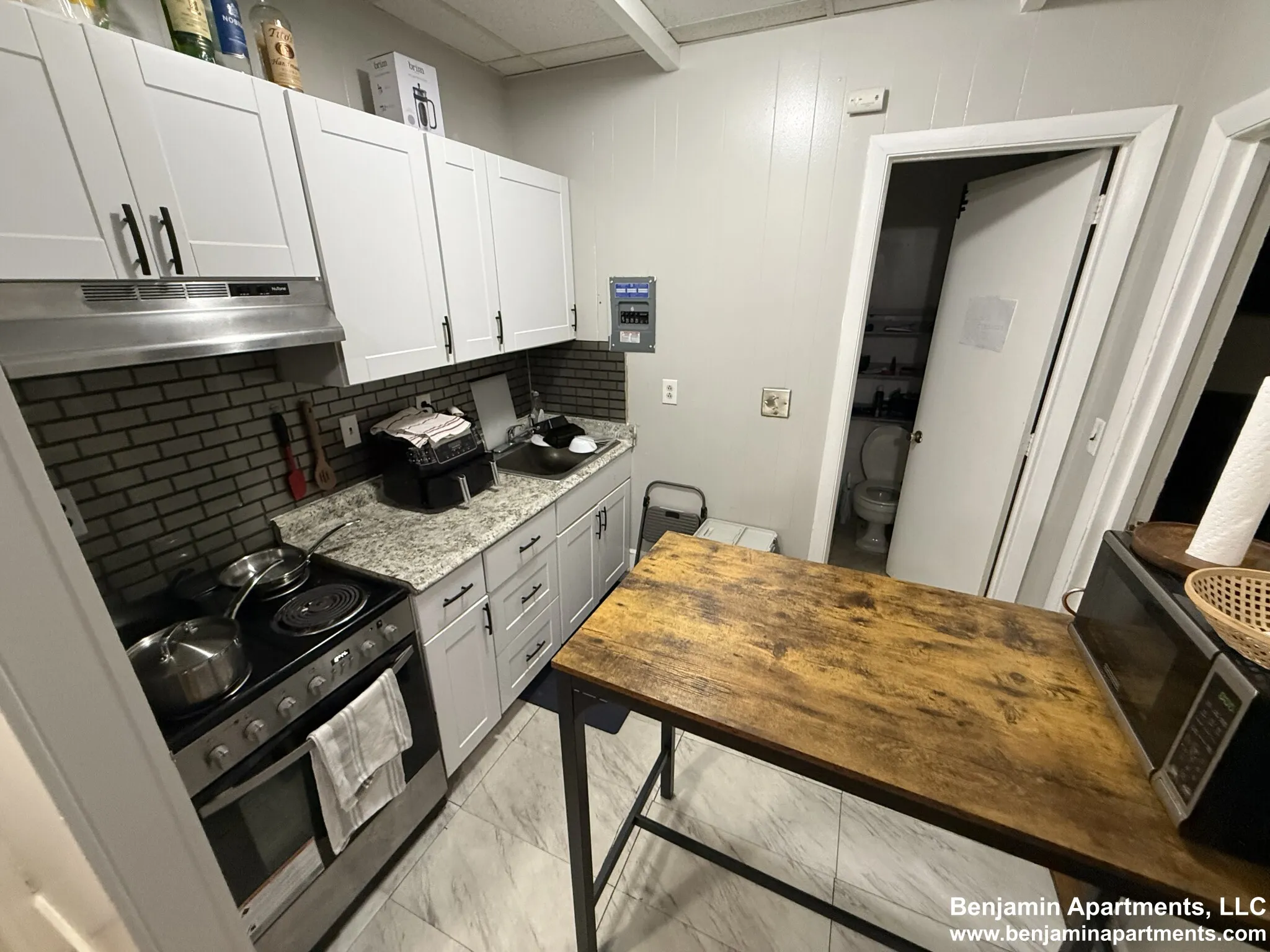 2 bed, 1 bath apartment for rent at 879 Beacon St Unit 12, Fenway — photo 5 of 11