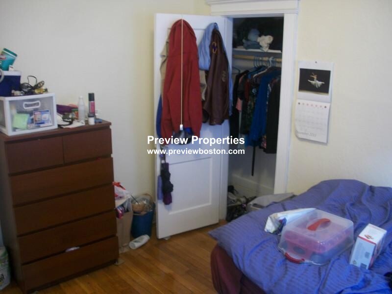 2 bed, 1 bath apartment for rent at 879 Beacon St Unit 12P, Fenway — photo 3 of 9