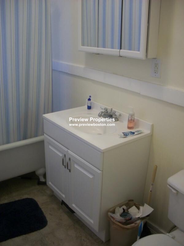 2 bed, 1 bath apartment for rent at 879 Beacon St Unit 12P, Fenway