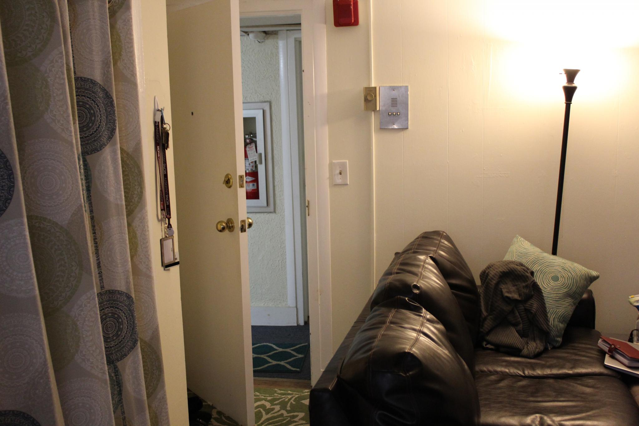 Studio bed, 1 bath apartment for rent at 879 Beacon St Unit 2, Fenway — photo 5 of 11