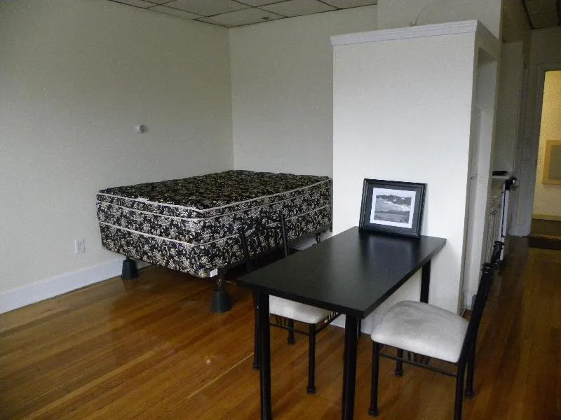 Studio bed, 1 bath apartment for rent at 879 Beacon St Unit 22, Fenway — photo 9 of 12
