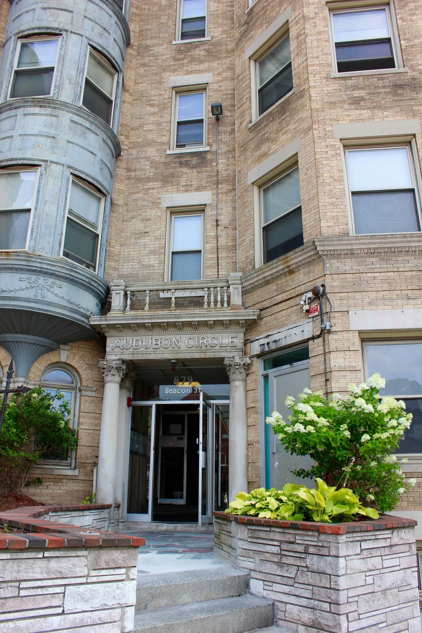 Studio bed, 1 bath apartment for rent at 879 Beacon St Unit 22, Fenway — photo 6 of 12
