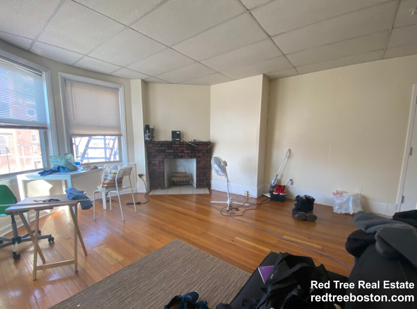 2 bed, 1 bath apartment for rent at 879 Beacon St Unit 32, Fenway — photo 4 of 15
