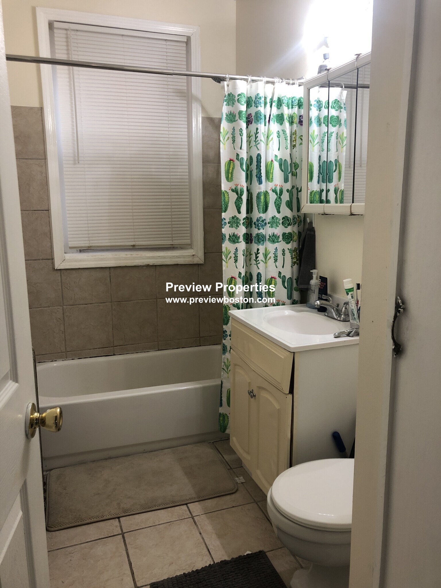 2 bed, 1 bath apartment for rent at 879 Beacon St Unit 32P, Fenway — photo 3 of 10
