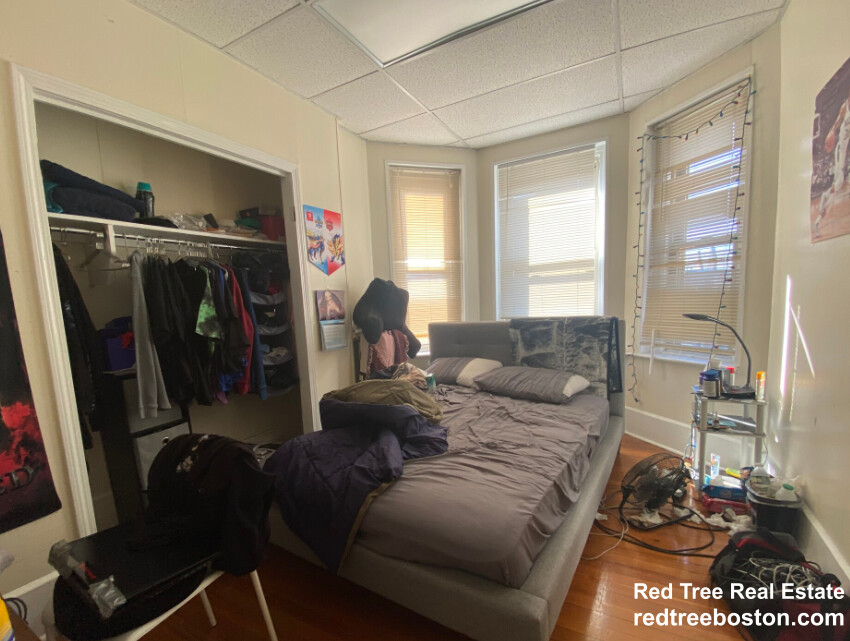 2 bed, 1 bath apartment for rent at 879 Beacon St Unit 34, Fenway — photo 6 of 15