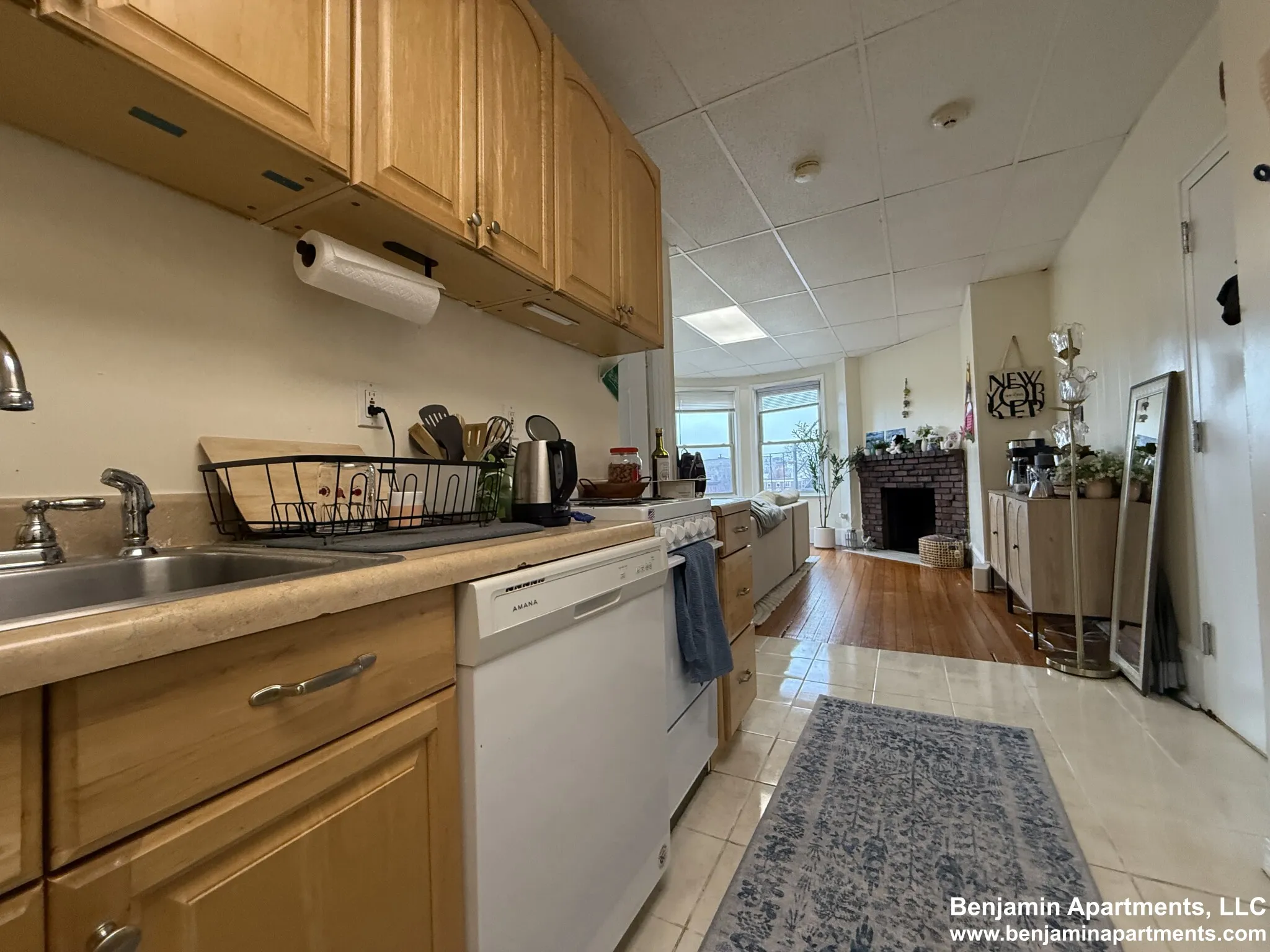 2 bed, 1 bath apartment for rent at 879 Beacon St Unit 42, Fenway — photo 8 of 9