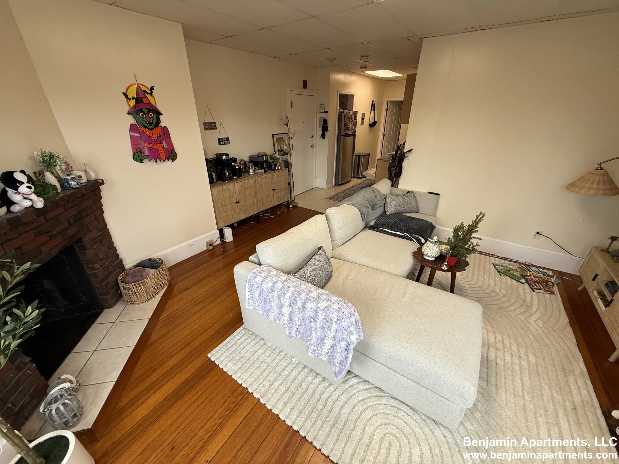 2 bed, 1 bath apartment for rent at 879 Beacon St Unit 42, Fenway — photo 4 of 9