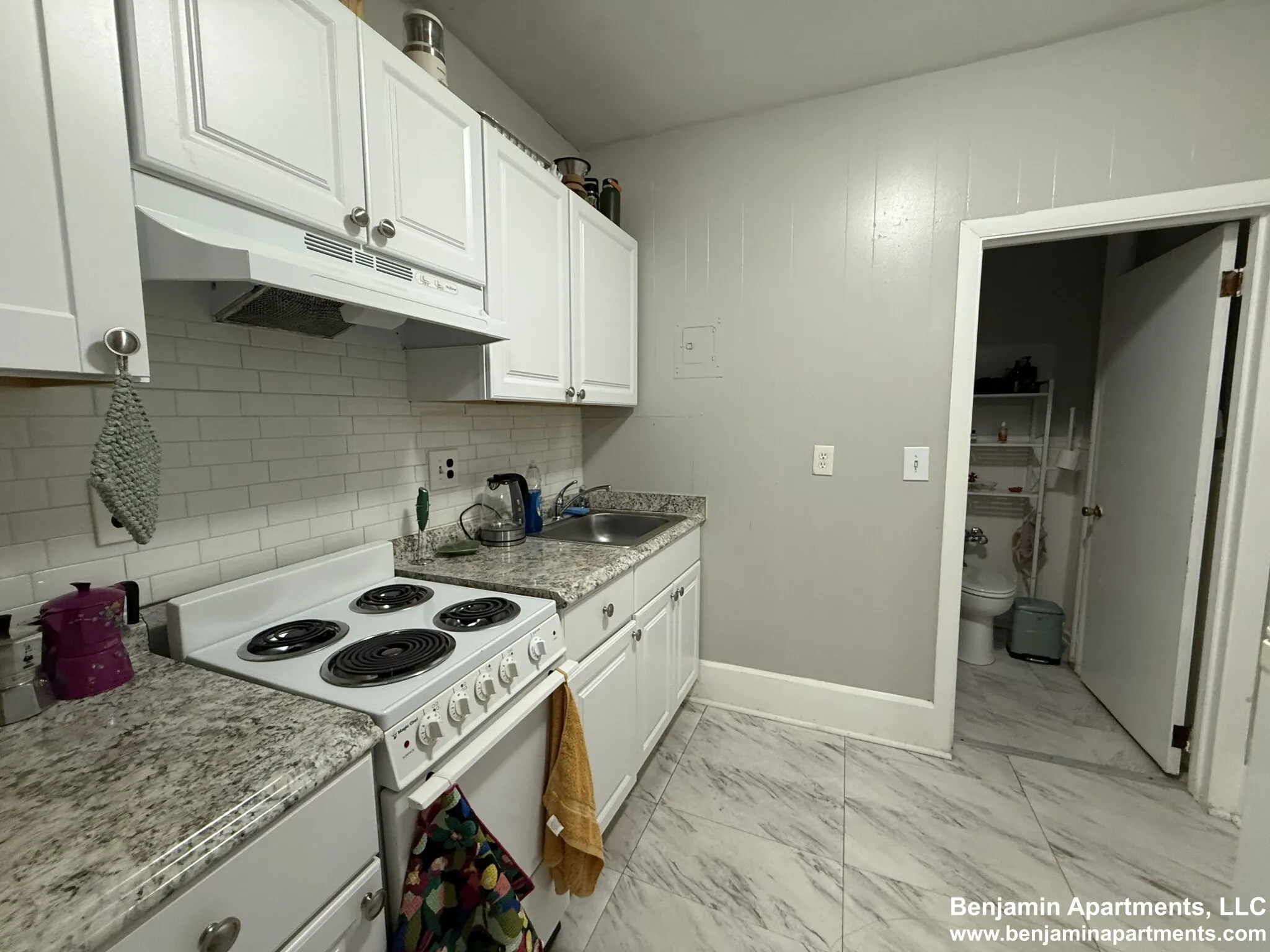 2 bed, 1 bath apartment for rent at 879 Beacon St Unit 53, Fenway — photo 5 of 6