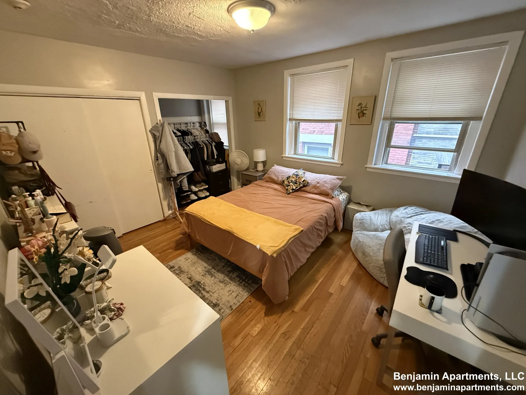 2 bed, 1 bath apartment for rent at 879 Beacon St Unit 53, Fenway — photo 1 of 6