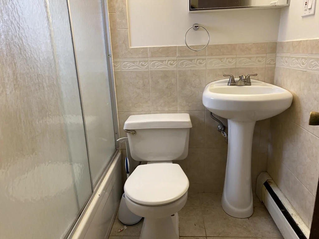 1 bed, 1 bath apartment for rent at 87R Madison St Unit 2R, Malden — photo 7 of 7
