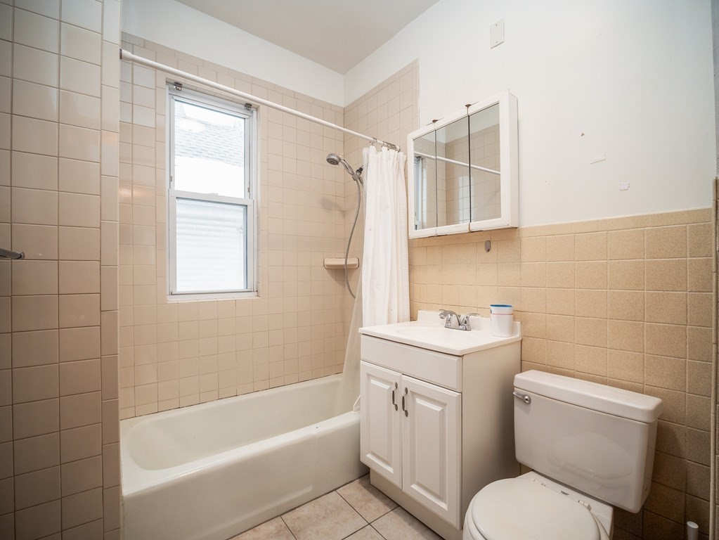 4 bed, 2 bath apartment for rent at 88 Auckland St Unit 2, Dorchester — photo 15 of 36