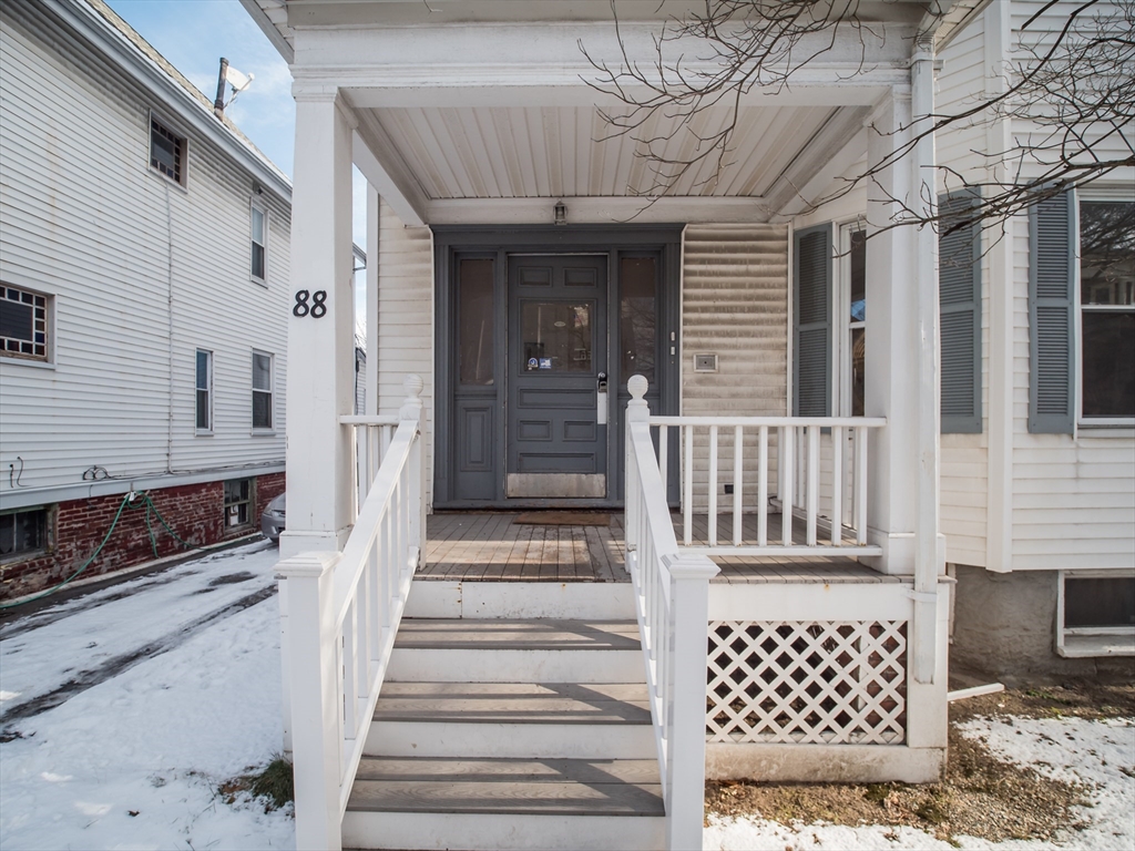 4 bed, 2 bath apartment for rent at 88 Auckland St Unit 2, Dorchester — photo 30 of 36