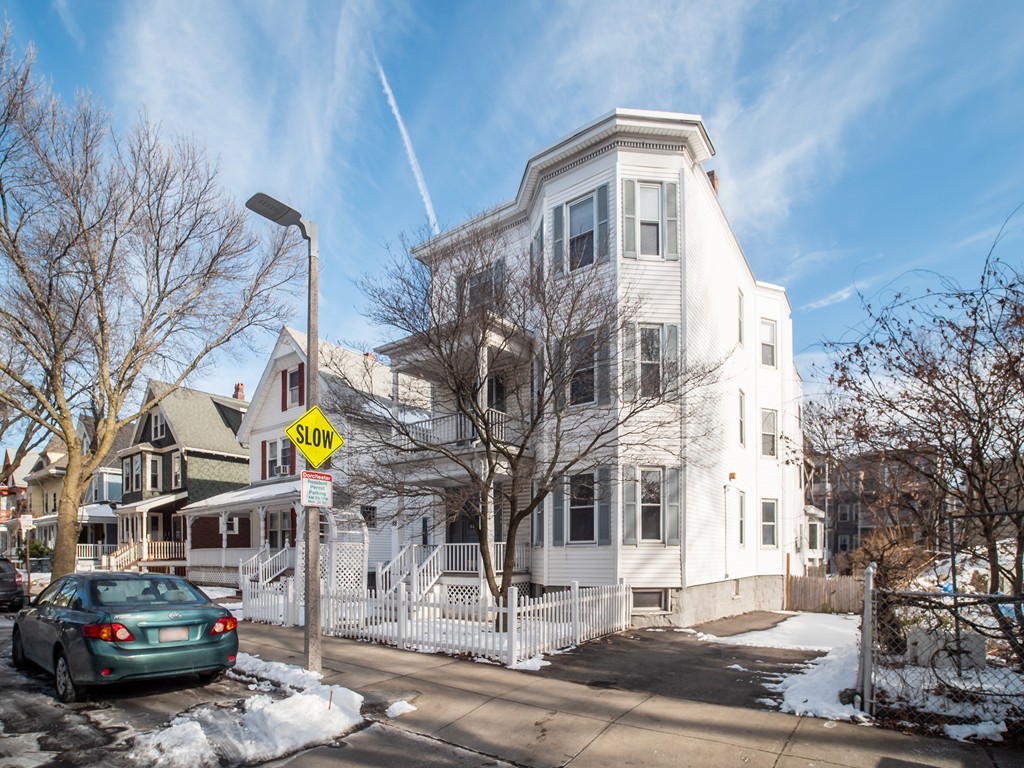4 bed, 2 bath apartment for rent at 88 Auckland St Unit 2, Dorchester — photo 1 of 36