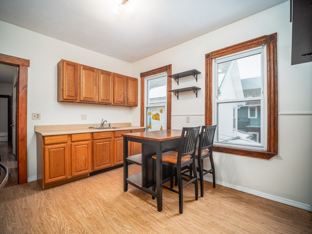 4 bed, 2 bath apartment for rent at 88 Auckland St Unit 2, Dorchester — photo 9 of 36