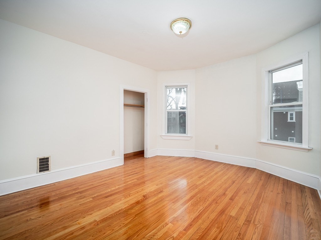 4 bed, 2 bath apartment for rent at 88 Auckland St Unit 2, Dorchester — photo 14 of 36