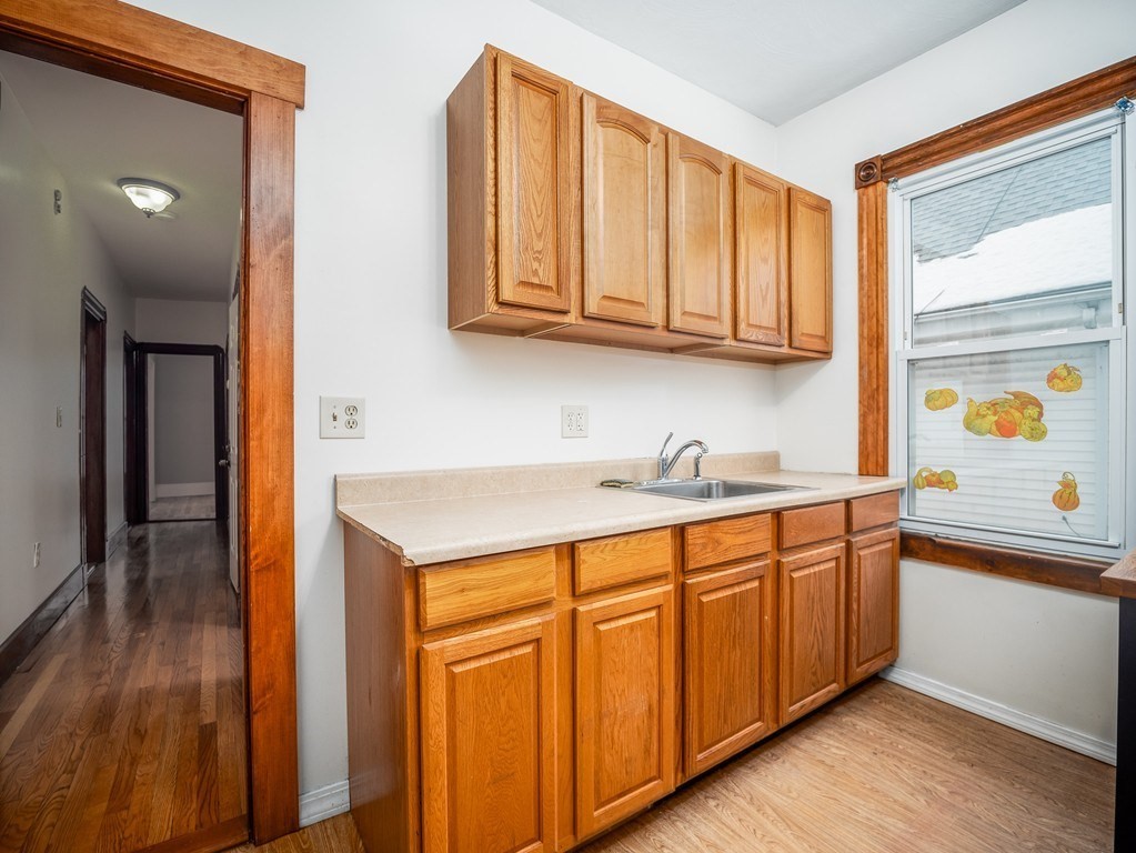 4 bed, 2 bath apartment for rent at 88 Auckland St Unit 2, Dorchester — photo 11 of 36