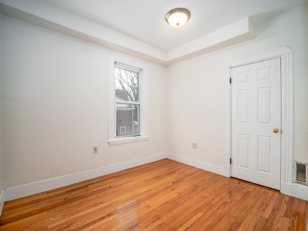 4 bed, 2 bath apartment for rent at 88 Auckland St Unit 2, Dorchester — photo 8 of 36