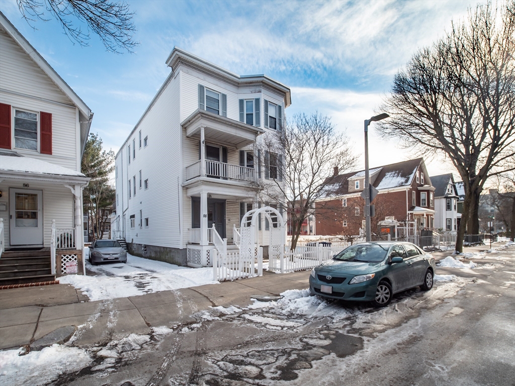 4 bed, 2 bath apartment for rent at 88 Auckland St Unit 2, Dorchester — photo 34 of 36