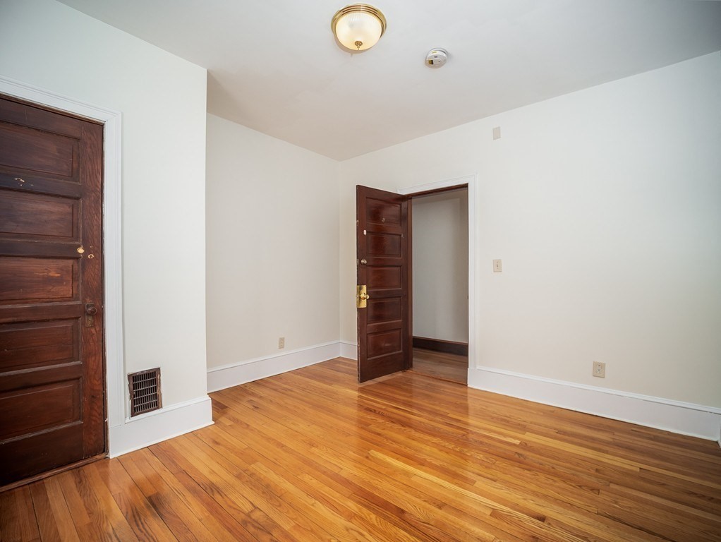 4 bed, 2 bath apartment for rent at 88 Auckland St Unit 2, Dorchester — photo 16 of 36
