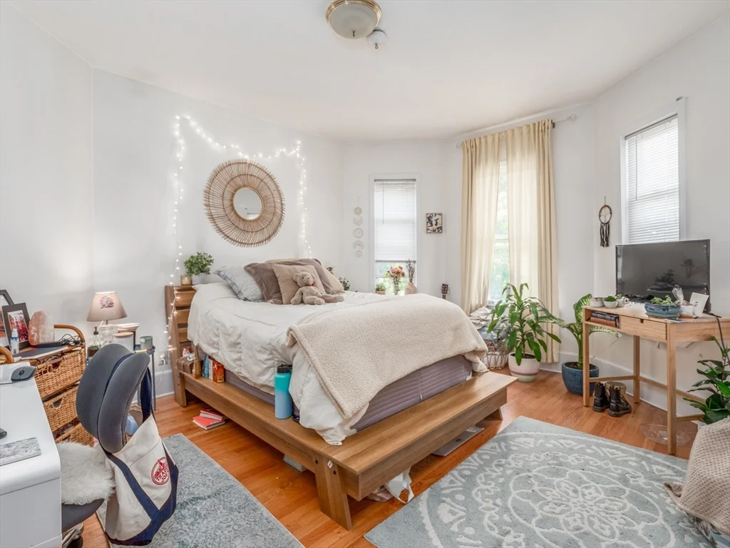 4 bed, 1 bath apartment for rent at 88 Auckland St Unit 3, Dorchester — photo 12 of 30