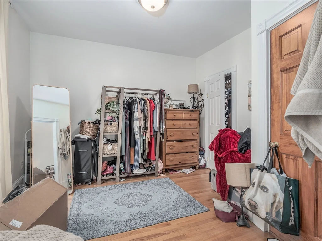 4 bed, 1 bath apartment for rent at 88 Auckland St Unit 3, Dorchester — photo 17 of 30