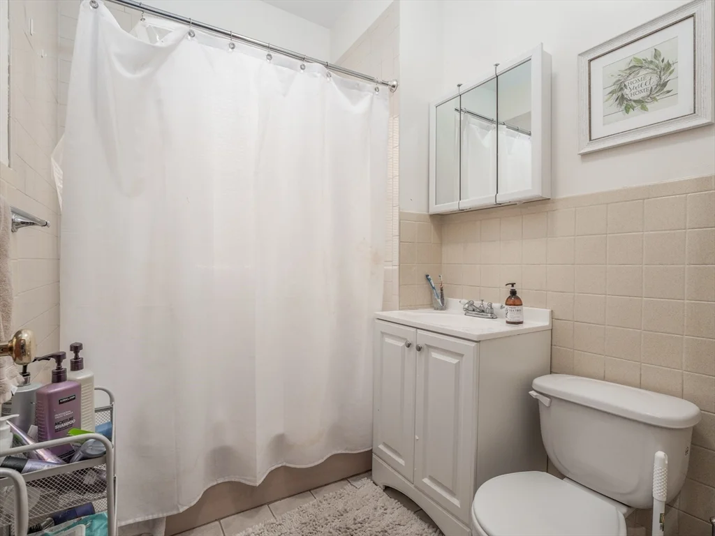 4 bed, 1 bath apartment for rent at 88 Auckland St Unit 3, Dorchester — photo 15 of 30