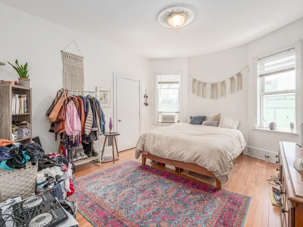4 bed, 1 bath apartment for rent at 88 Auckland St Unit 3, Dorchester — photo 14 of 30