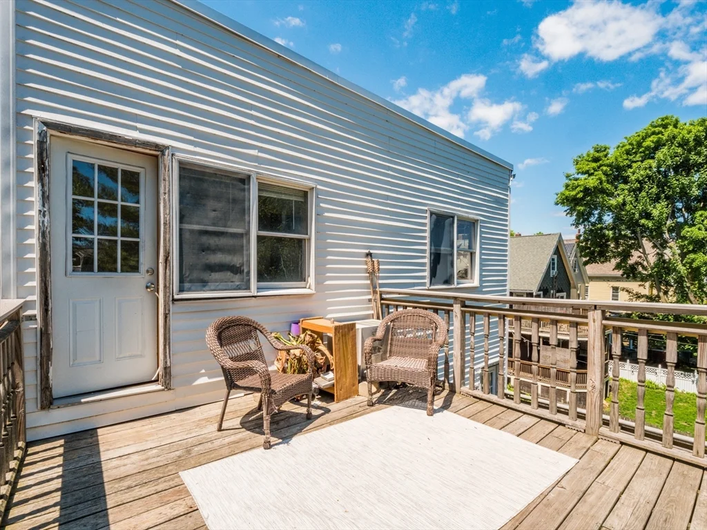 4 bed, 1 bath apartment for rent at 88 Auckland St Unit 3, Dorchester — photo 26 of 30