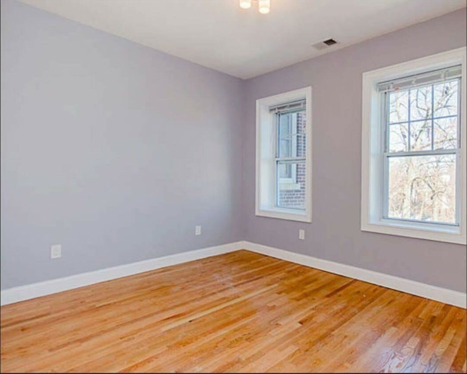 3 bed, 2 bath apartment for rent at 88 Browne St Unit 1, Brookline — photo 9 of 13
