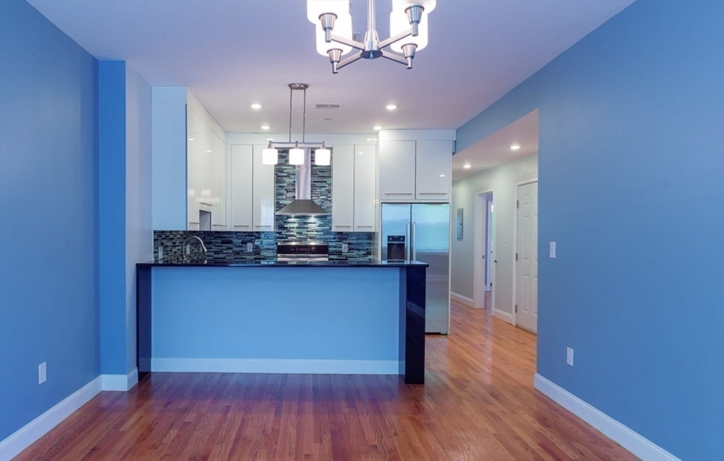 3 bed, 2 bath apartment for rent at 88 Browne St Unit 1, Brookline — photo 5 of 13