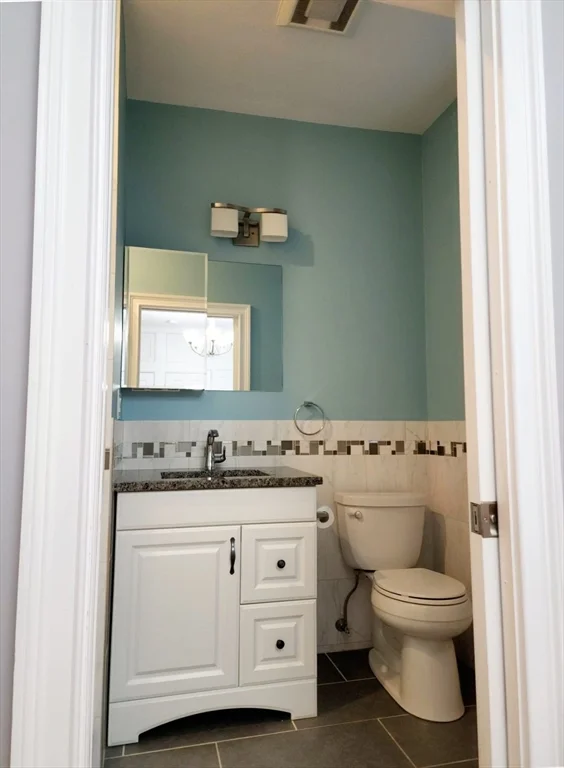 4 bed, 2 bath apartment for rent at 88 Browne St Unit 2, North Brookline — photo 6 of 14