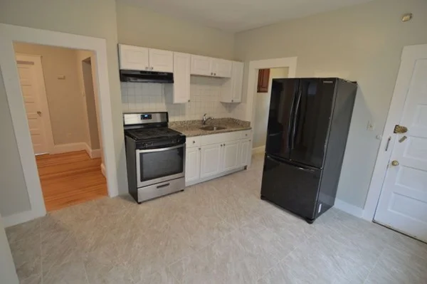 3 bed, 1 bath apartment for rent at 88 Burt St Unit 1, Dorchester — photo 1 of 11