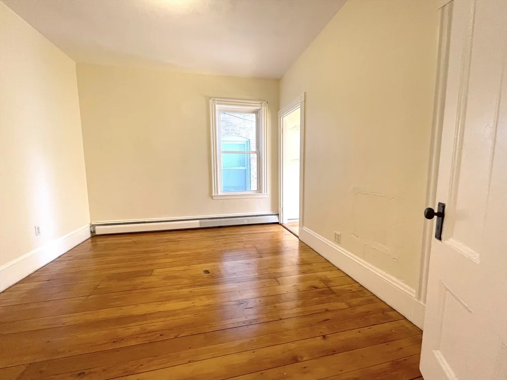4 bed, 1 bath apartment for rent at 88 Calumet St Unit 2, Mission Hill — photo 6 of 25