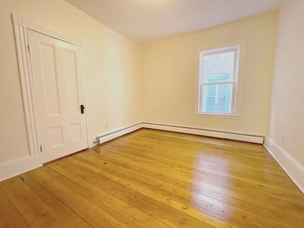 4 bed, 1 bath apartment for rent at 88 Calumet St Unit 2, Mission Hill — photo 5 of 25