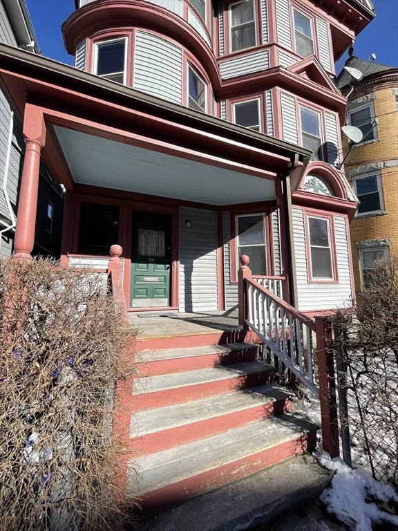4 bed, 1 bath apartment for rent at 88 Calumet St Unit 2, Mission Hill — photo 11 of 25