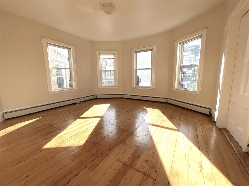 4 bed, 1 bath apartment for rent at 88 Calumet St Unit 2, Mission Hill