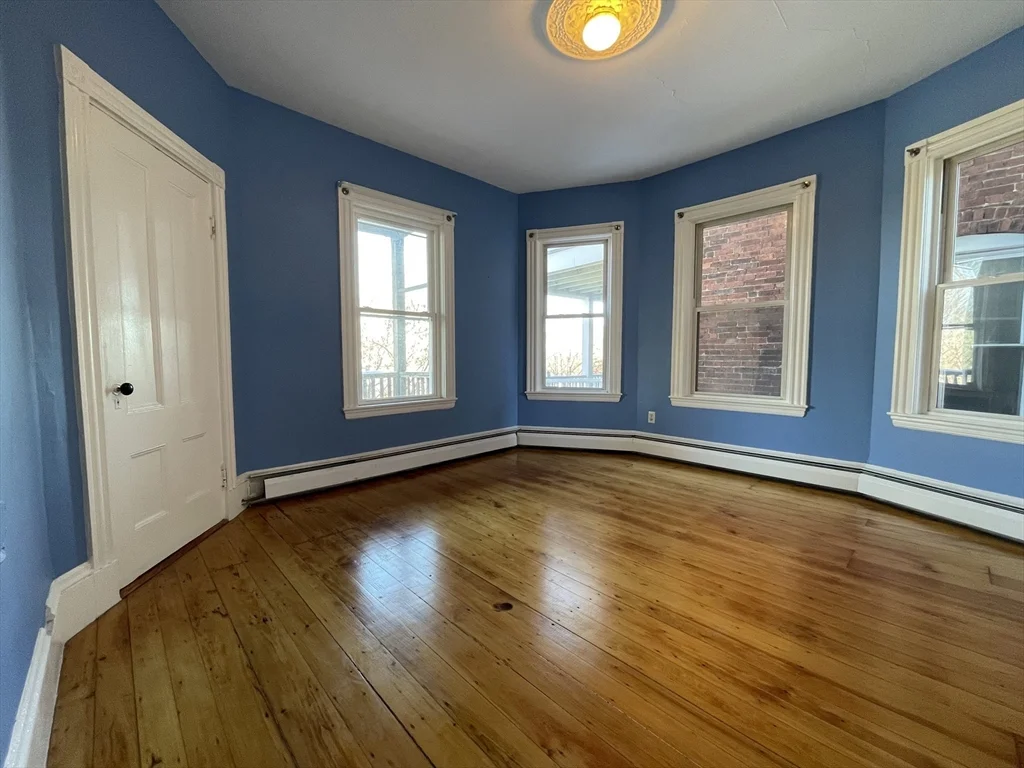 4 bed, 1 bath apartment for rent at 88 Calumet St Unit 2, Mission Hill — photo 3 of 25