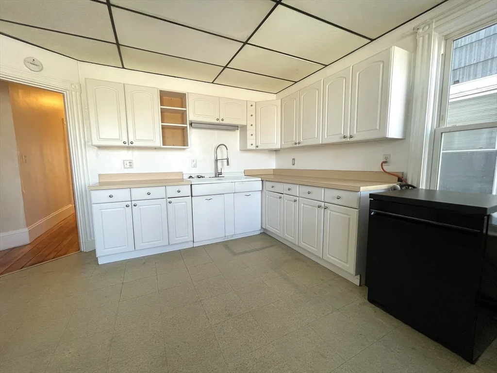 4 bed, 1 bath apartment for rent at 88 Calumet St Unit 2, Mission Hill — photo 18 of 25