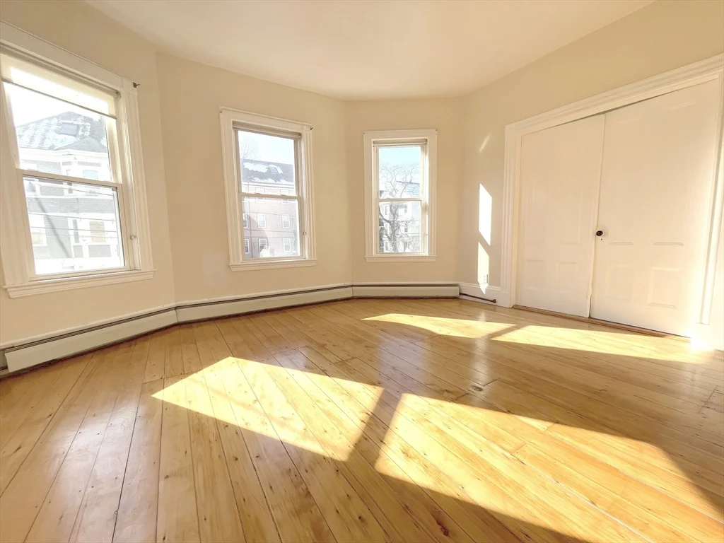 4 bed, 1 bath apartment for rent at 88 Calumet St Unit 2A, Mission Hill