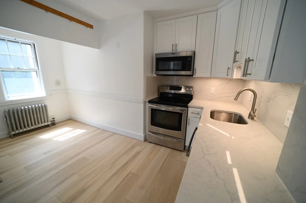 3 bed, 1 bath apartment for rent at 88 Central St Unit 1, Auburndale — photo 1 of 18