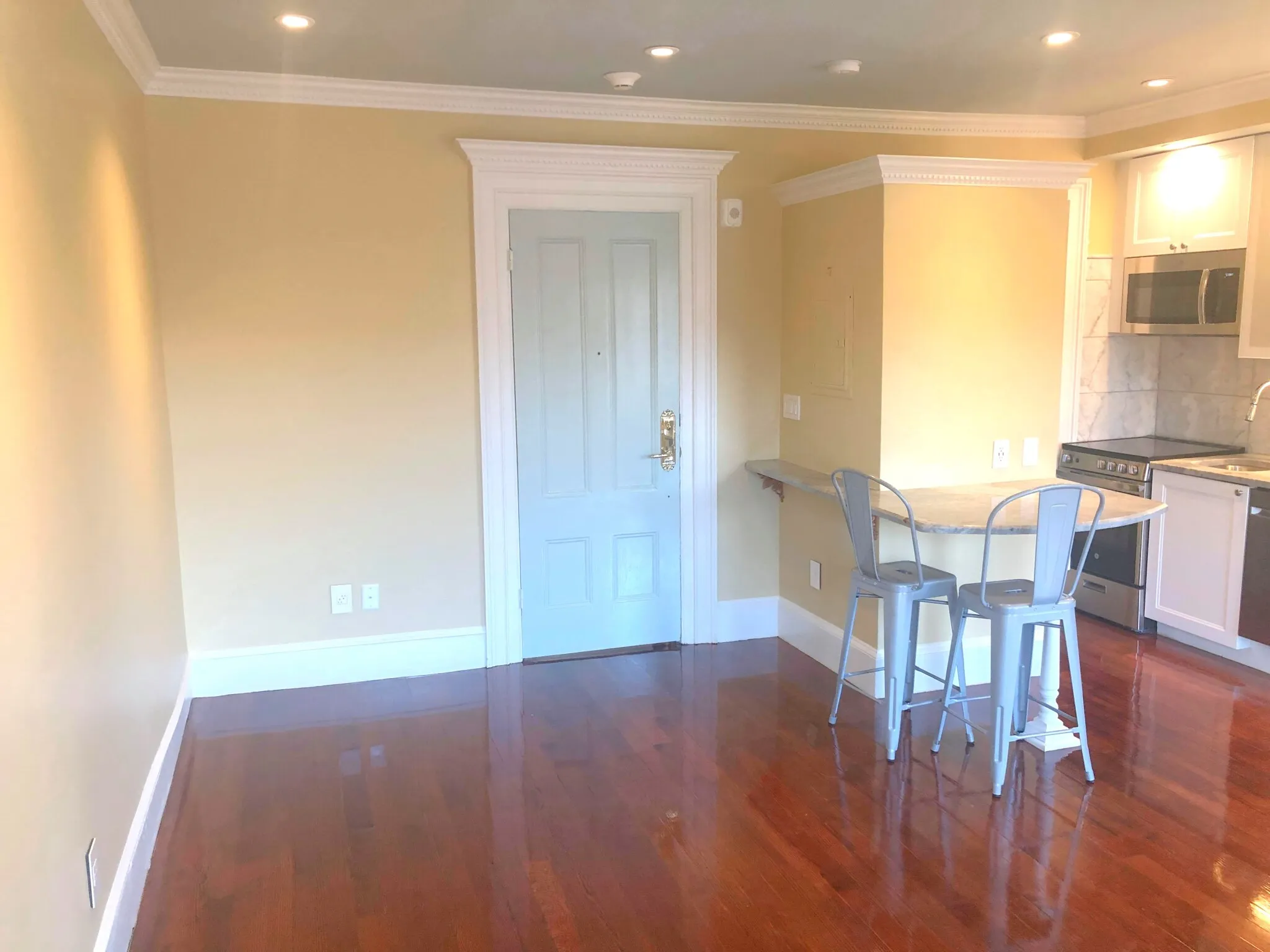 1 bed, 1 bath apartment for rent at 88 Charles St Unit 6, Beacon Hill — photo 6 of 14